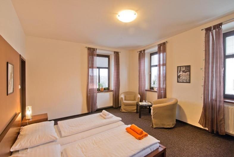 Hotel U Zlateho Byka Písek Cameră foto